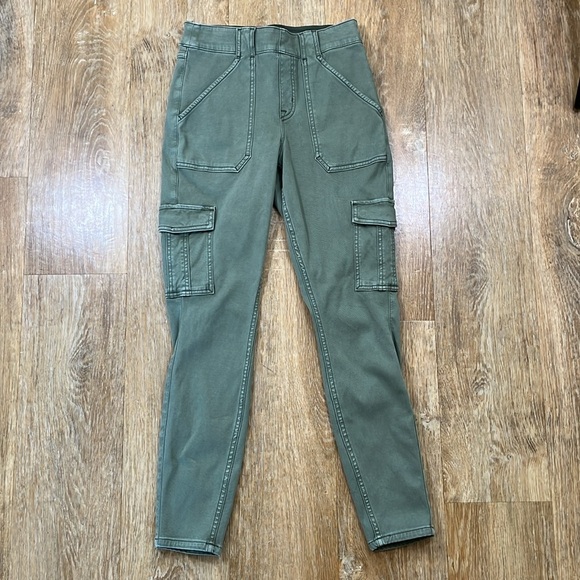 Spanx Stretch Twill Ankle Cargo Jogger Pants Soft Sage Women's Sz Medium P EUC - Picture 3 of 14